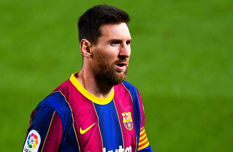 Lionel Messi bị gọi dậy lúc nửa đêm để nhận quà sinh nhật