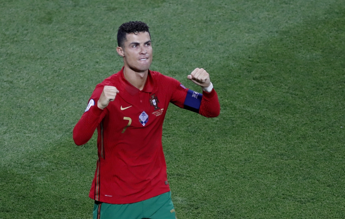 Bị loại khỏi Euro 2021, Ronaldo có động thái mới về tương lai
