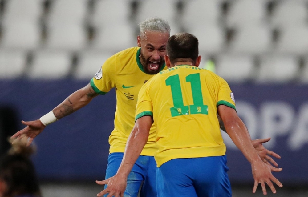 Neymar gặp phải tình huống dở khóc dở cười
