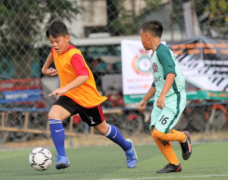 Những chế độ dinh dưỡng cần thiết cho cầu thủ nhí khi luyện tập