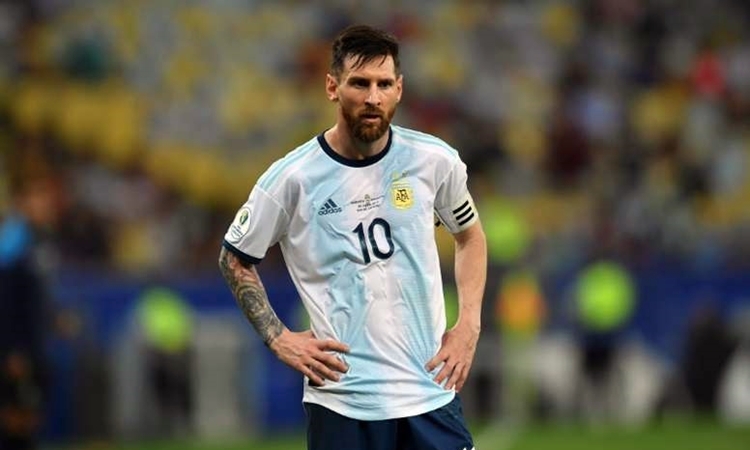 Messi tỏa sáng rực rỡ giúp đội bóng Argentina dễ dàng đi tiếp