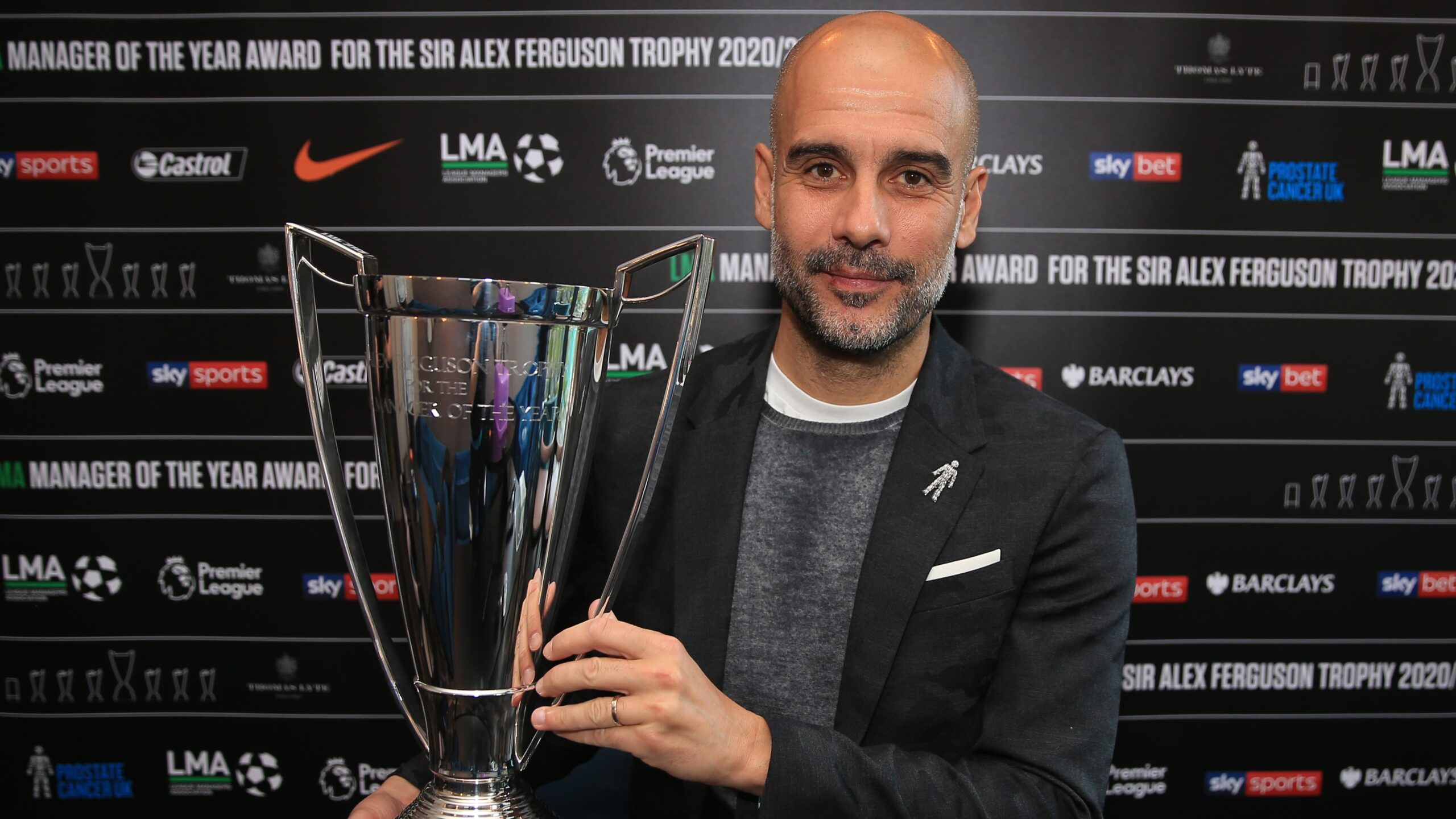 Guardiola giành giải HLV hay nhất Premier League 2020/21