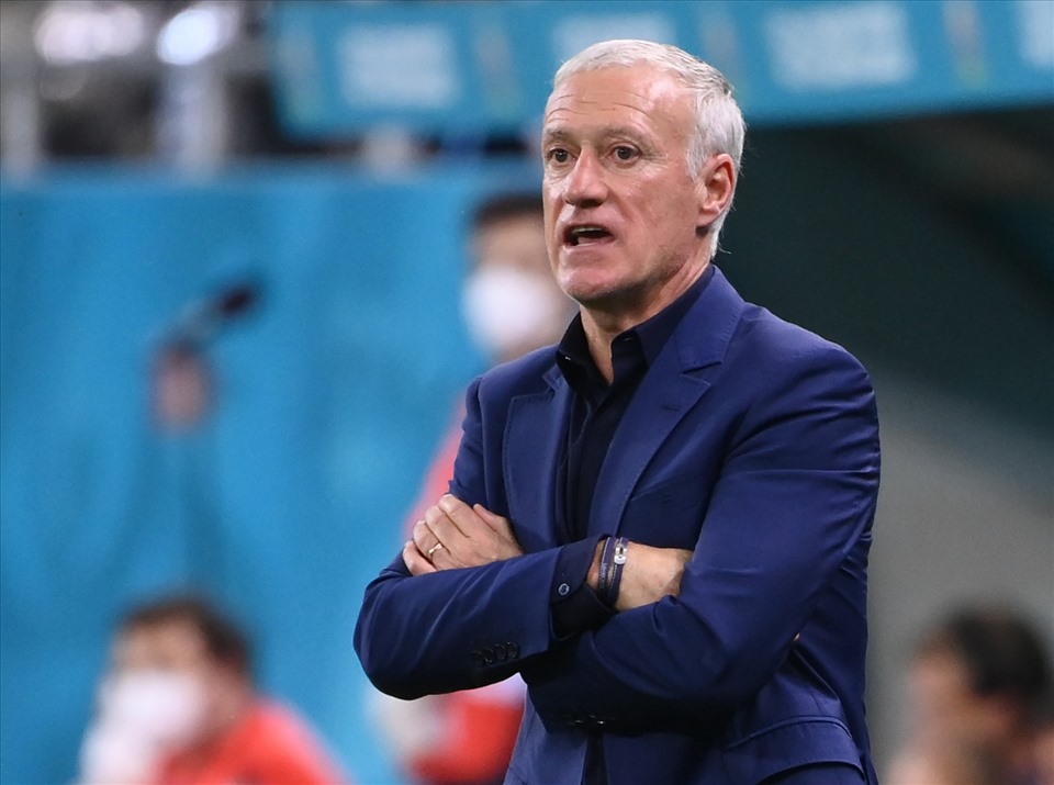 HLV Deschamps trải lòng: ‘Pháp bị loại thế này thật đau…’