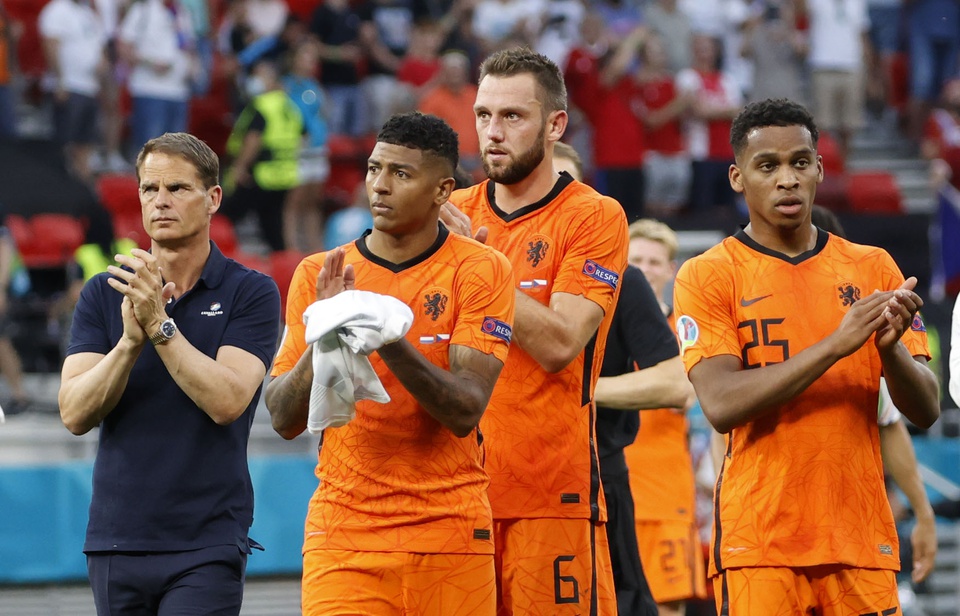 Thất bại ở EURO 2020, Frank De Boer từ chức HLV trưởng Hà Lan