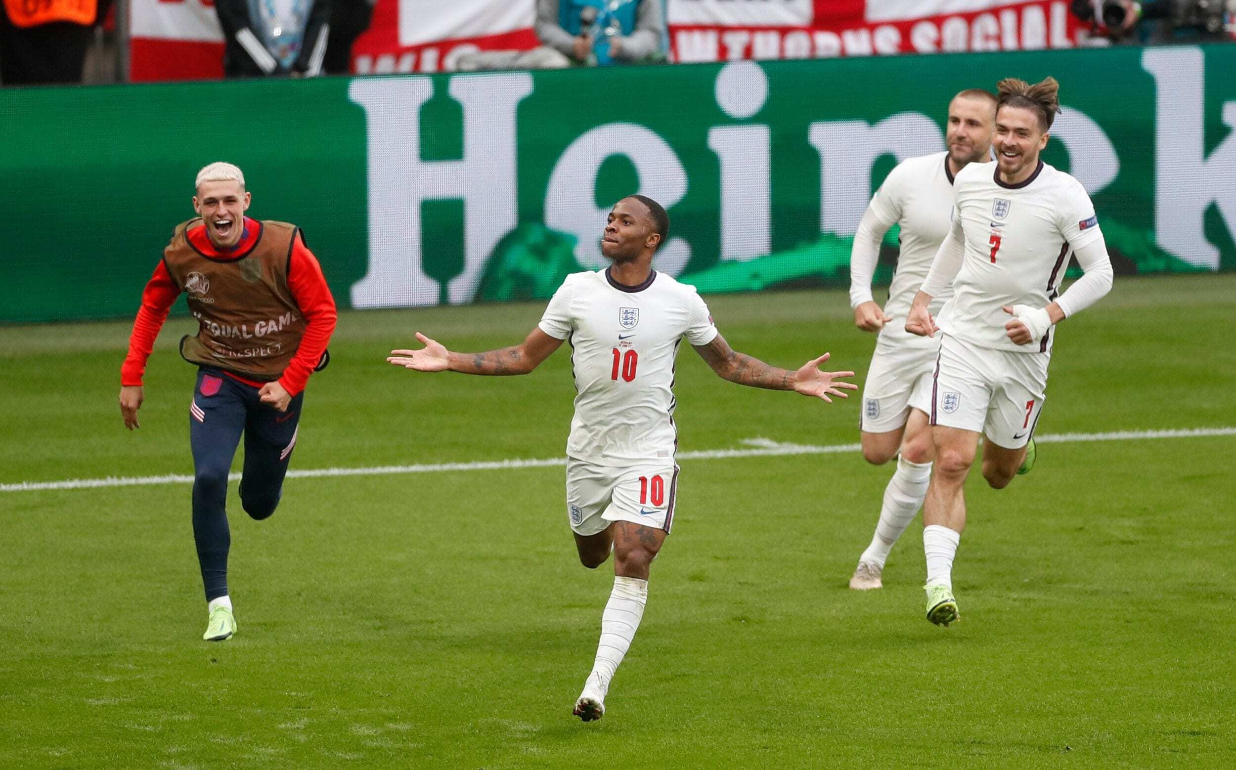 HLV Gareth Southgate tiết lộ bí quyết giúp Anh hạ tuyển Đức