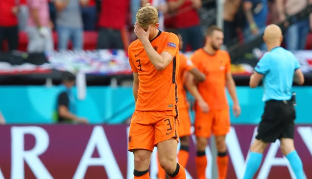 Matthijs de Ligt nhận lỗi sau khi Hà Lan thất bại thảm hại trước CH Séc