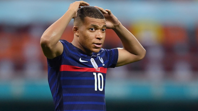 Mbappe hóa tội đồ của tuyển Pháp vì học theo thói quen của Ronaldo?