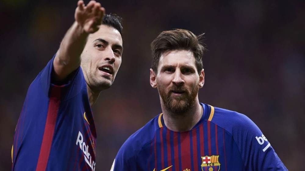 Sergio Busquets đã góp thêm tiếng nói mong Messi sẽ ở lại Barcelona