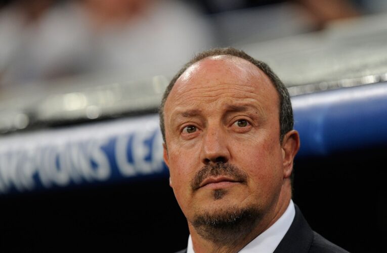 Rafa Benitez bị đe dọa vì muốn ngồi vào chiếc ghế nóng của Carlo Ancelotti