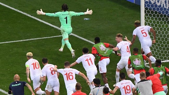 Tây Ban Nha giành chiến thắng trước Thụy Sĩ 